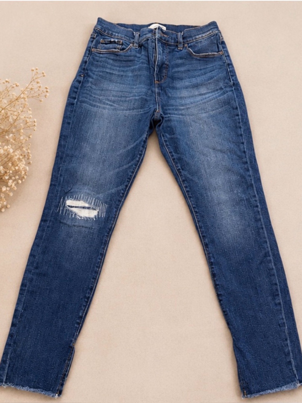 LOFT Distressed Skinny Ankle Jeans Women’s Size 10 / 30 Medium Wash Raw Hem Side